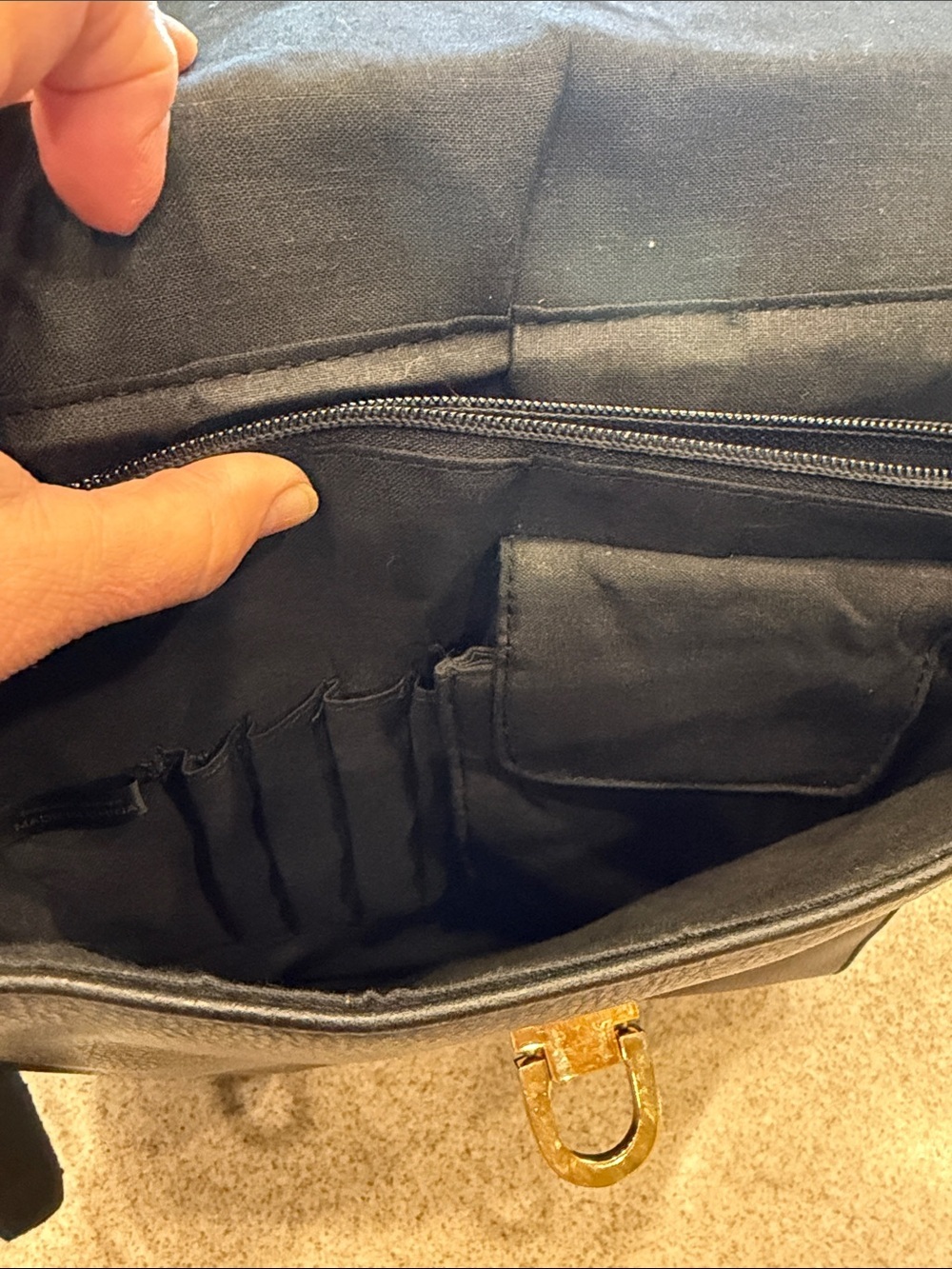 Black Leather Top-Handle Shoulder Bag w/ Gold Tone Lock & lots of organization - Picture 4 of 13